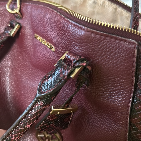 Michael Kors Pebble bag. - Picture 9 of 11